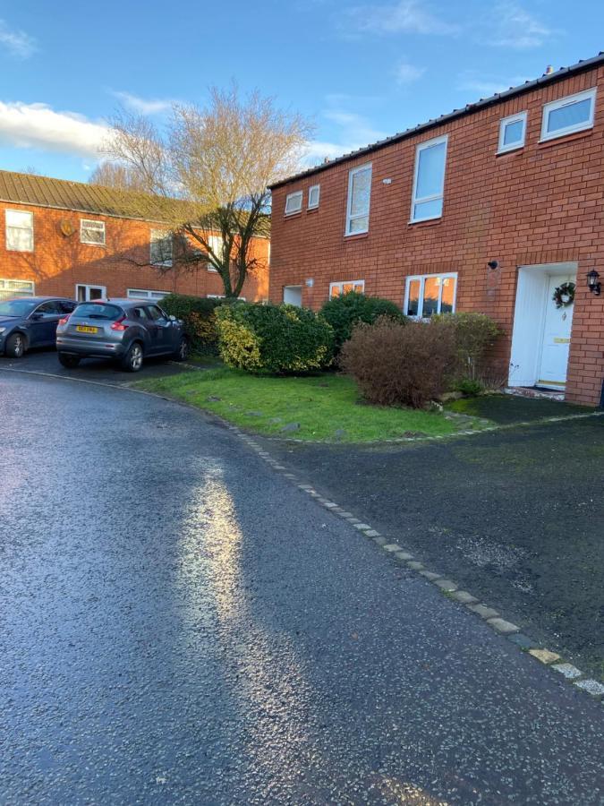 King Room In Warrington Exterior photo